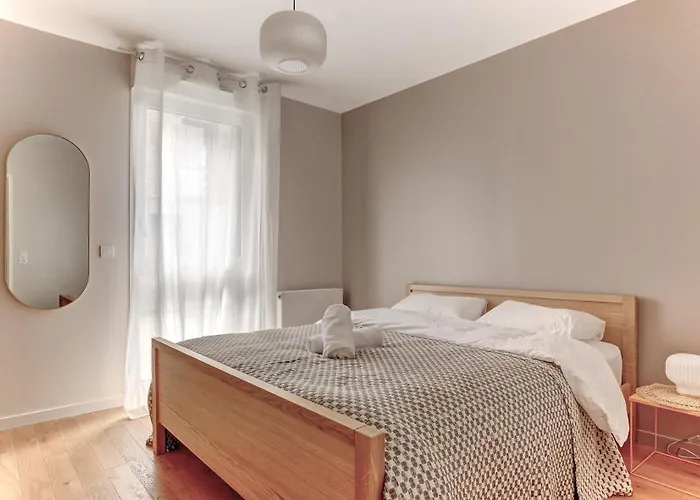 Le Tocqueville - * Versalles